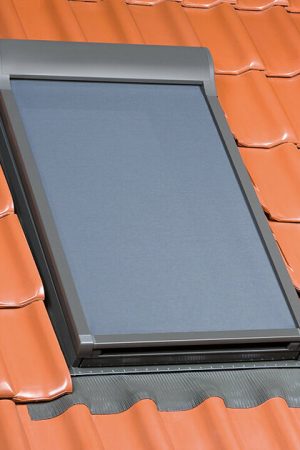Fakro AMZ Screen Elektrisch (090) 94x206 cm Must-Have