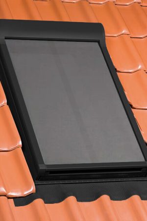 Exclusieve Aanbieding Fakro AMZ Screen Elektrisch RAL 9005 Retro (089) 78x160 cm