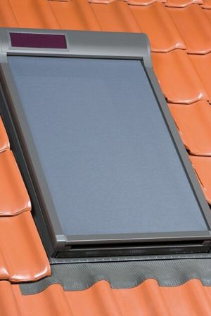 Express Levering Fakro AMZ Screen Solar (090) 78x206 cm