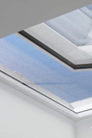 Betaalbaar VELUX ZIU insectenhor voor VELUX gebogen glaskoepel en vlakglasraam 100x200 cm