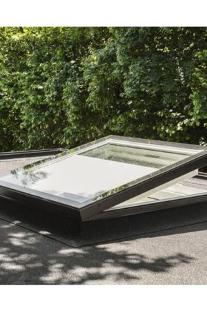 Weekendaanbieding VELUX MSU buitenzonwering voor gebogen glaskoepel en vlakglasraam 90x120 cm