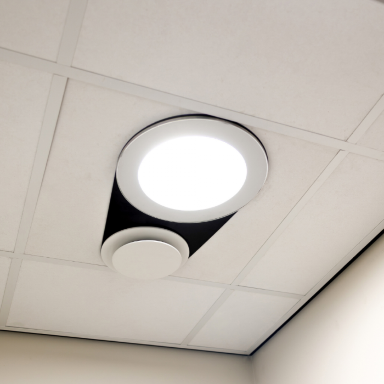Beperkt Aanbod Solatube 25cm ventilatie set schuin dak zwart